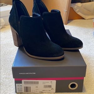 Vince Camuto Francis Bootie in 5.5